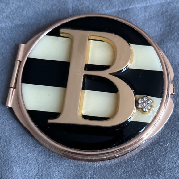 Vintage Monogrammed "B" Double Mirrored Compact Magnifying - Picture 1 of 1